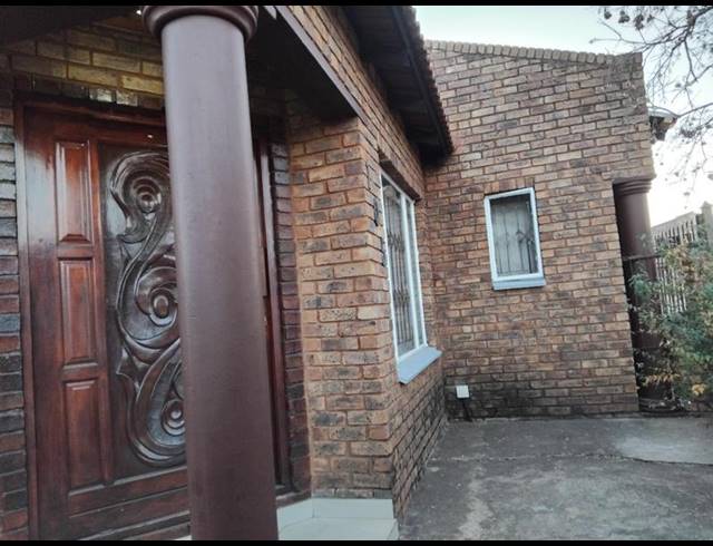 3 BEDROOM HOUSE FOR SALE IN DANVILLE